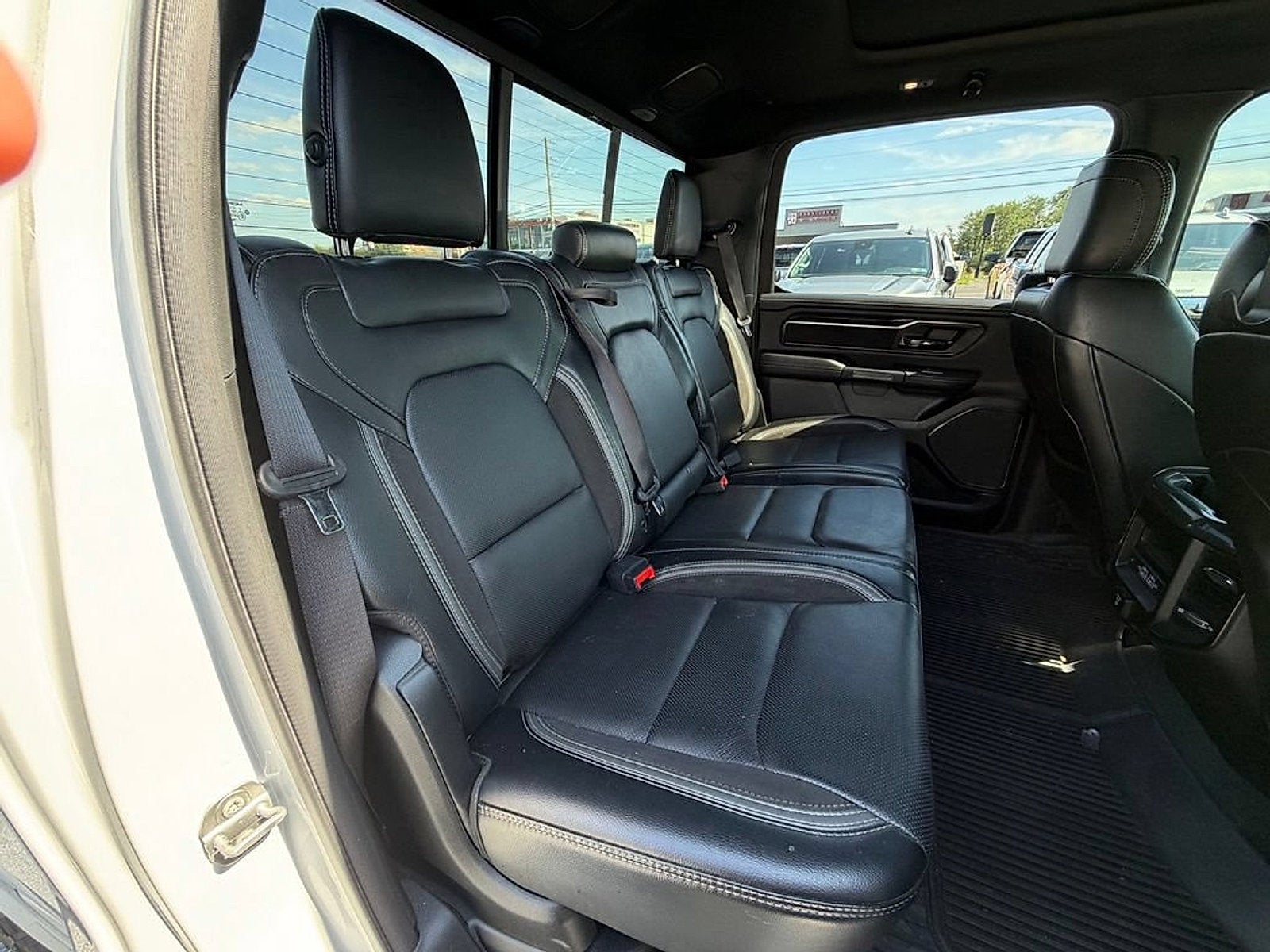 2022 RAM 1500 Laramie Crew Cab 4x4 5'7" Box