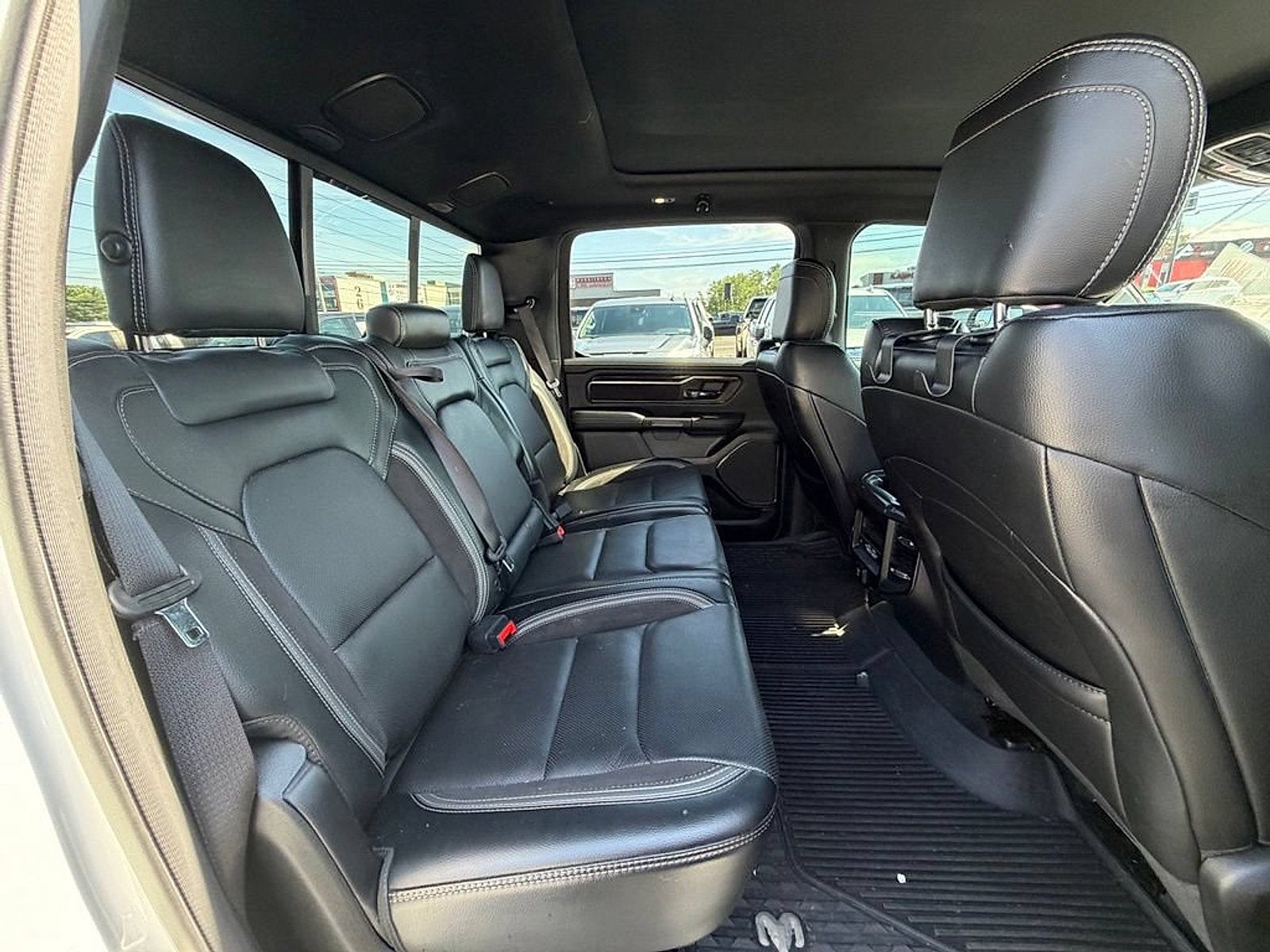 2022 RAM 1500 Laramie Crew Cab 4x4 5'7" Box