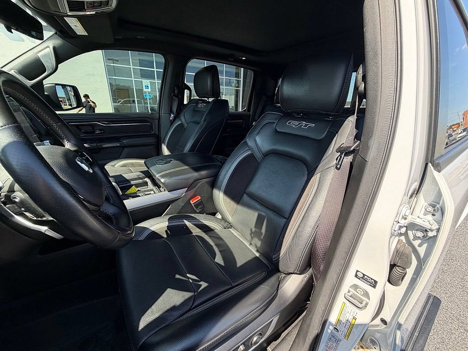 2022 RAM 1500 Laramie Crew Cab 4x4 5'7" Box