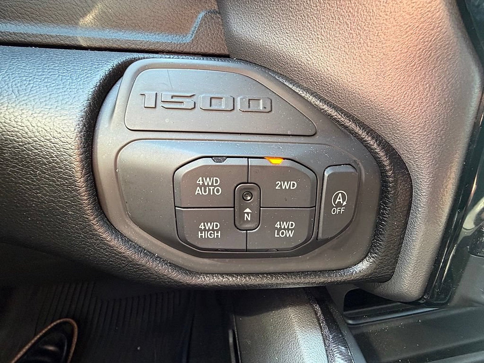 2022 RAM 1500 Laramie Crew Cab 4x4 5'7" Box
