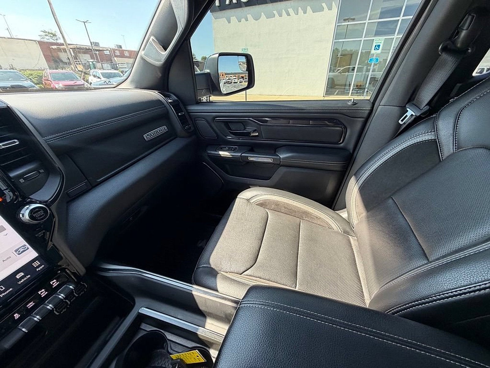 2022 RAM 1500 Laramie Crew Cab 4x4 5'7" Box