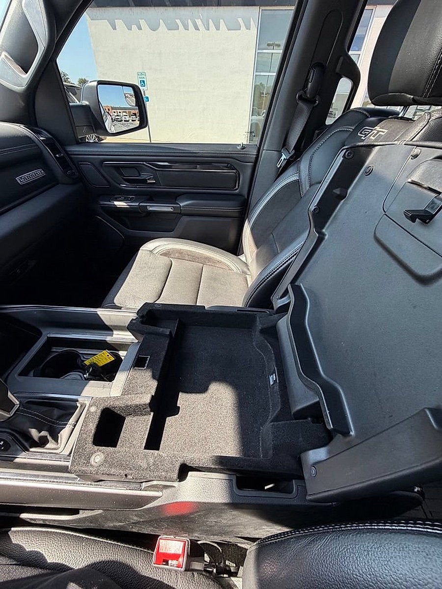 2022 RAM 1500 Laramie Crew Cab 4x4 5'7" Box