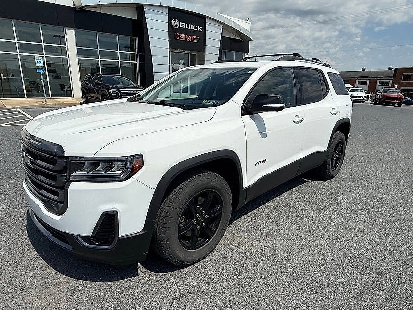 2023 GMC Acadia AT4