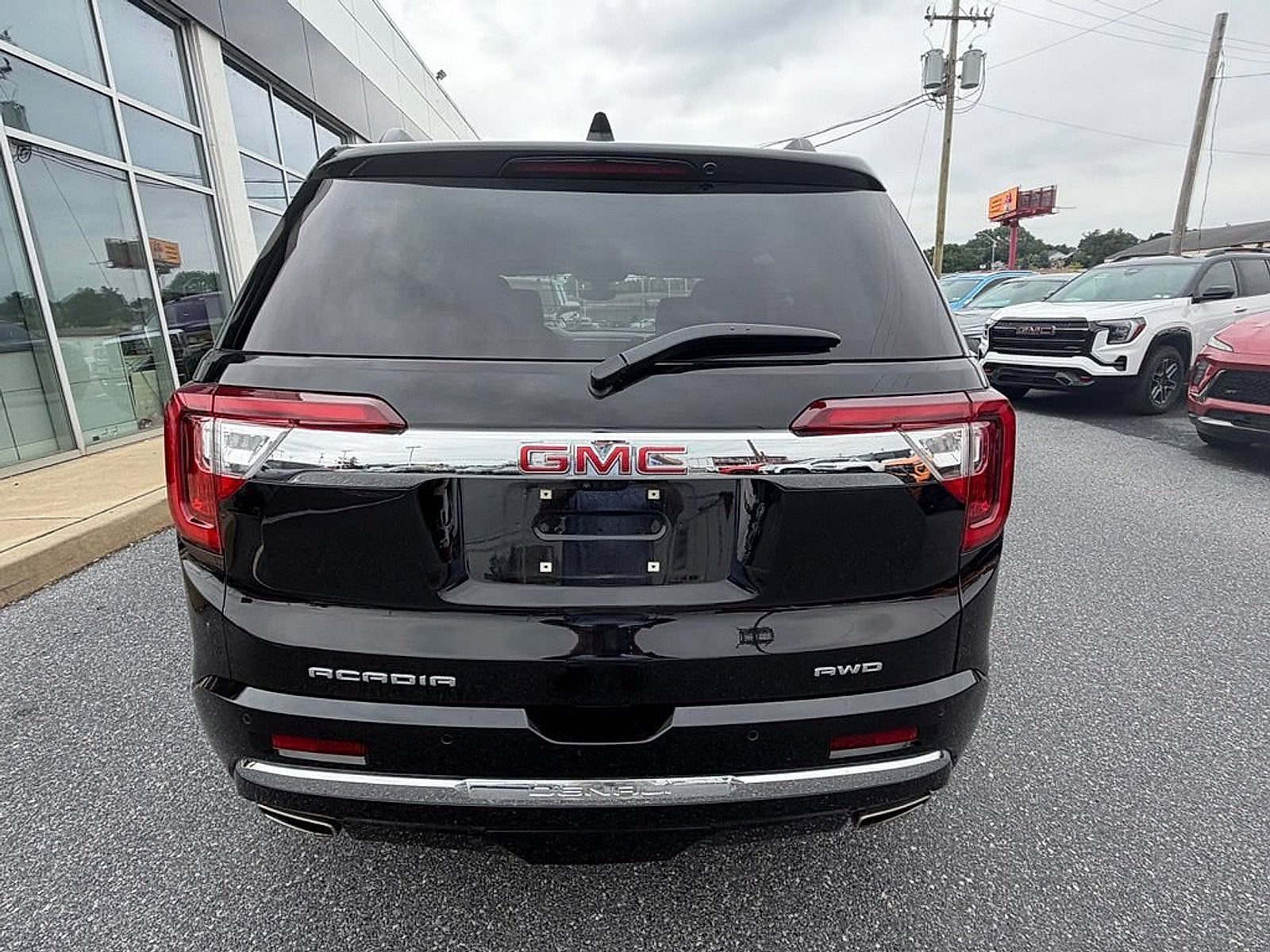 2023 GMC Acadia Denali