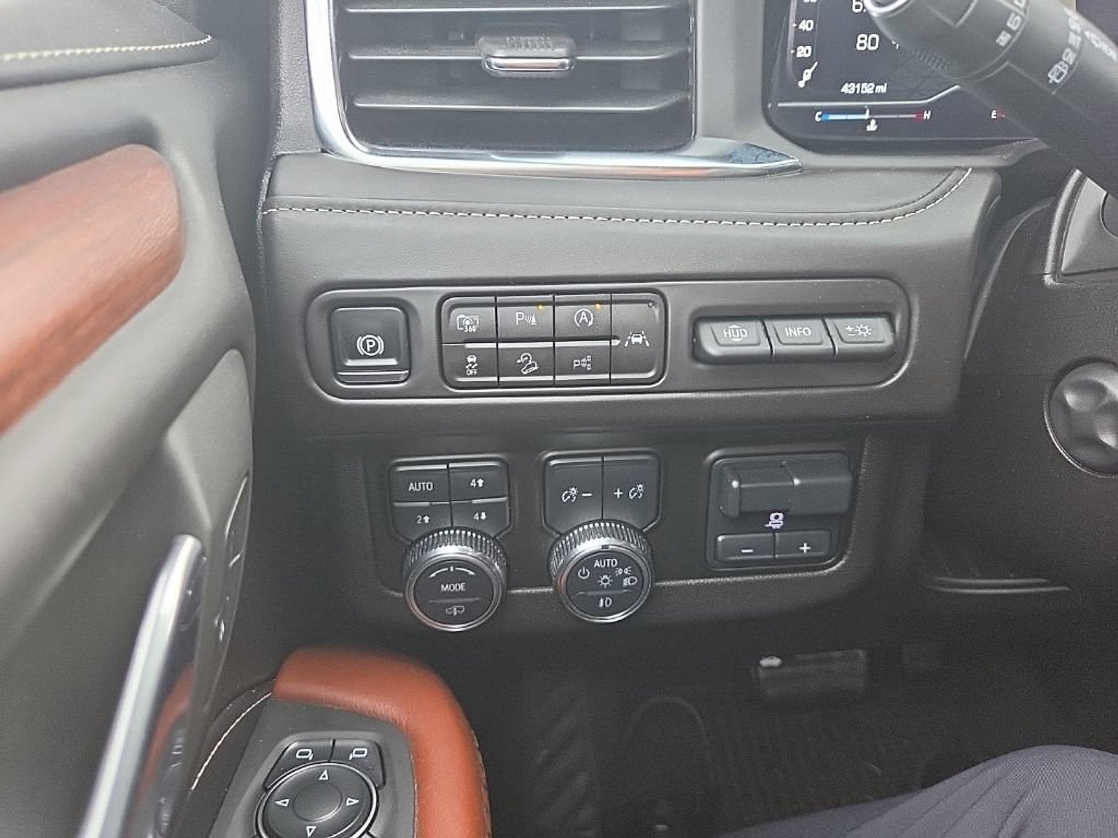2024 GMC Yukon Denali Ultimate