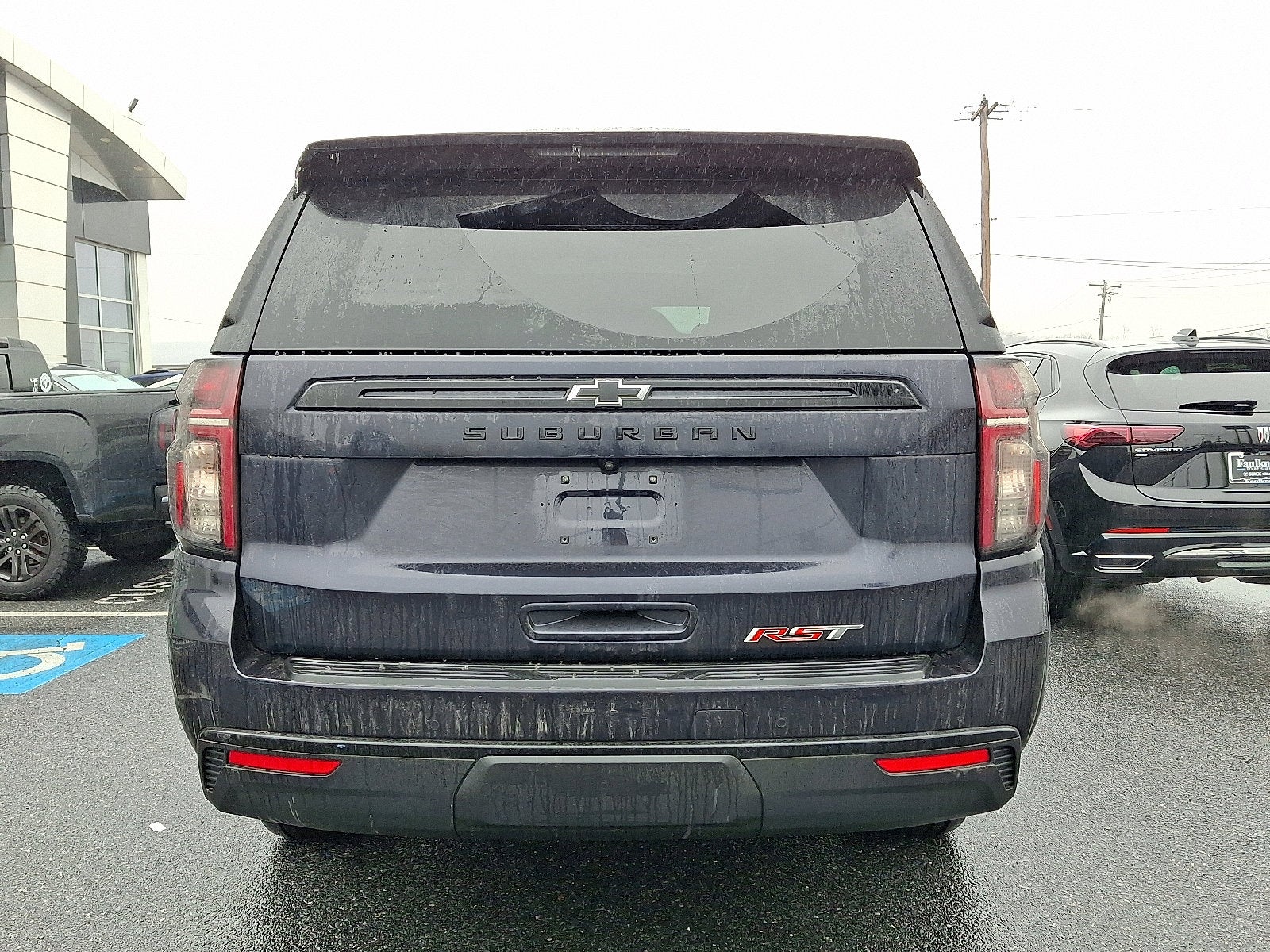 2023 Chevrolet Suburban RST