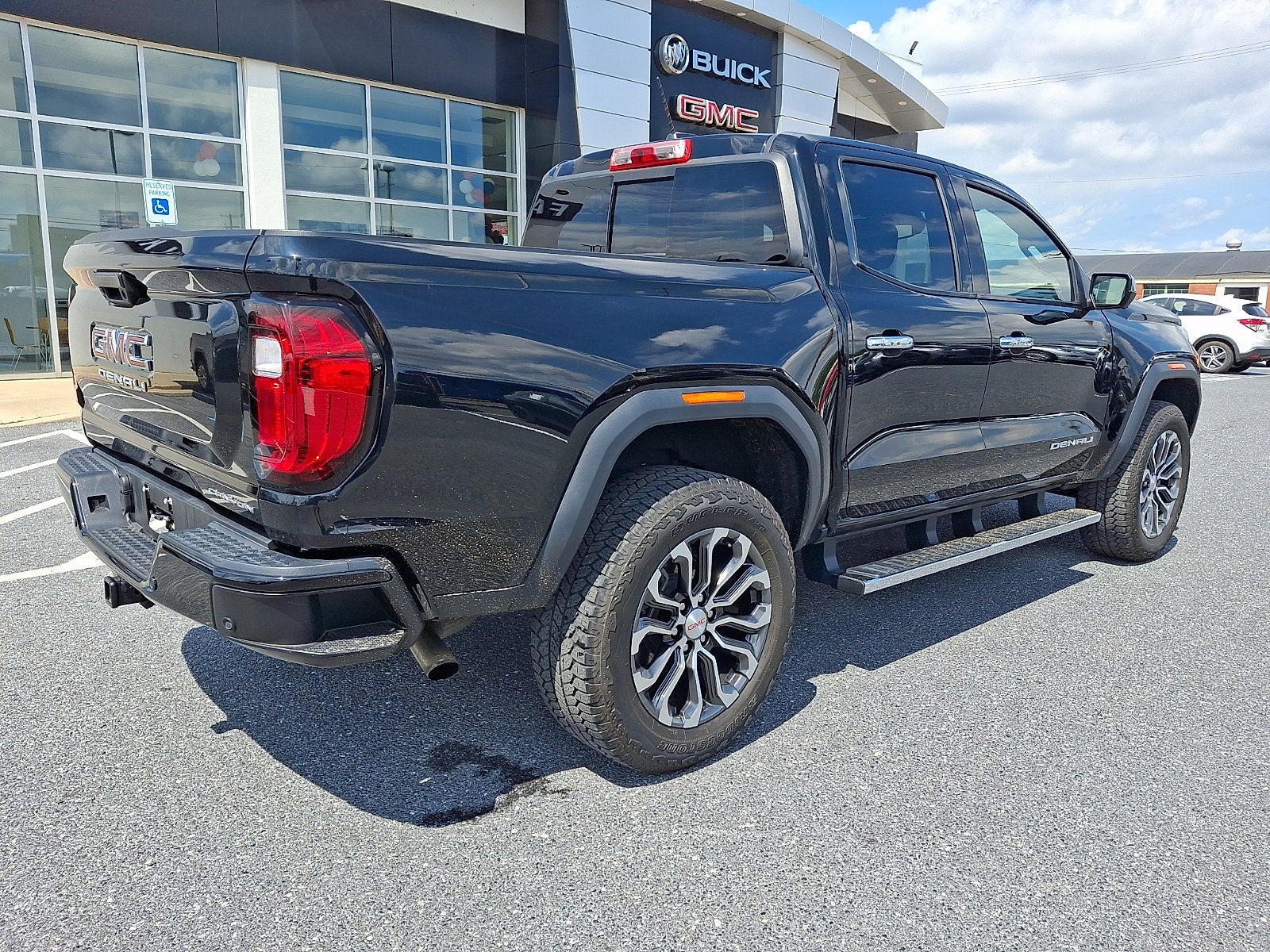 2023 GMC Canyon Denali
