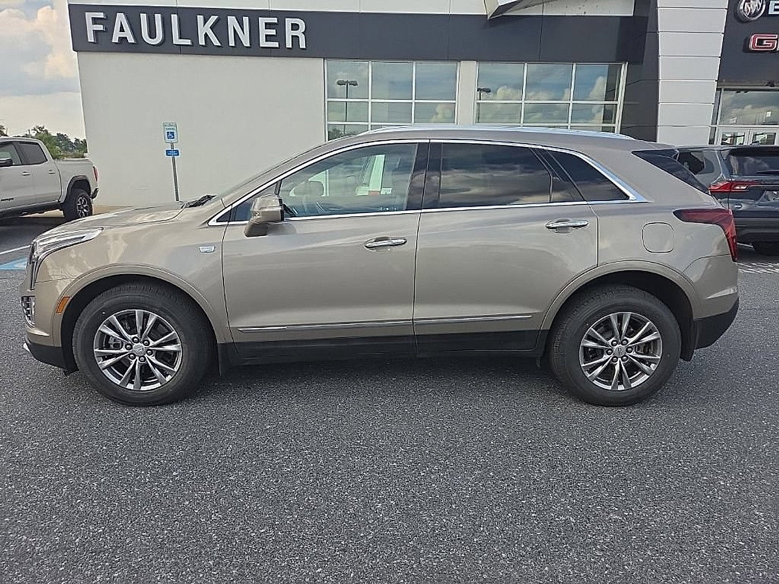 2022 Cadillac XT5 AWD Premium Luxury