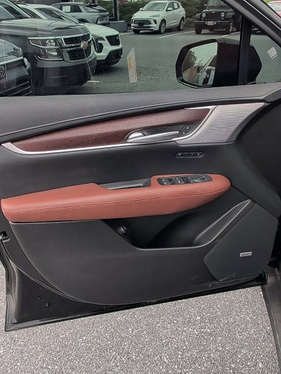 2025 Cadillac XT5 Sport