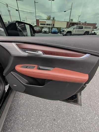 2025 Cadillac XT5 Sport