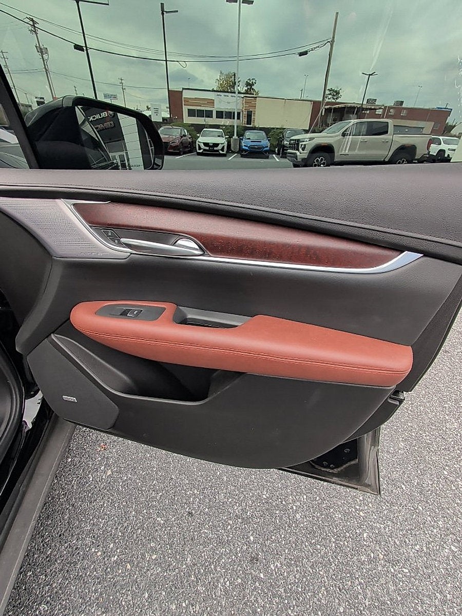 2025 Cadillac XT5 Sport
