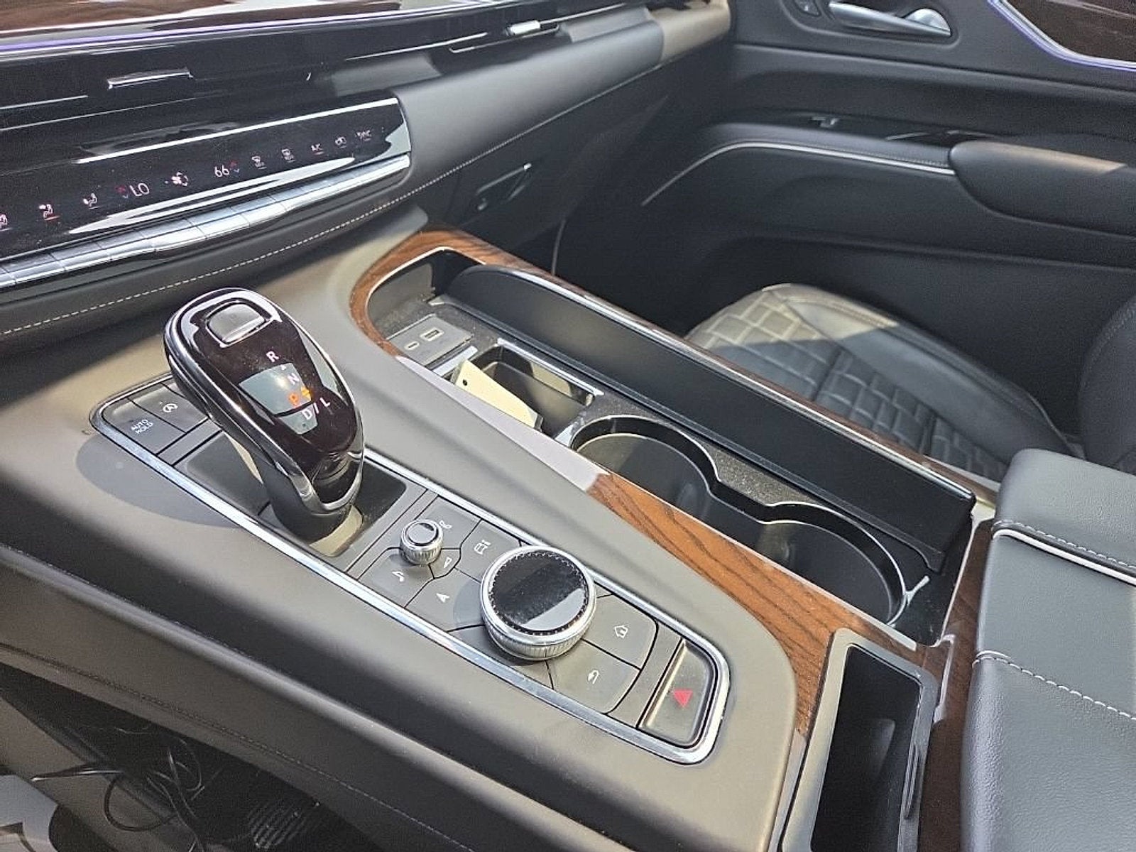 2023 Cadillac Escalade 4WD Sport Platinum