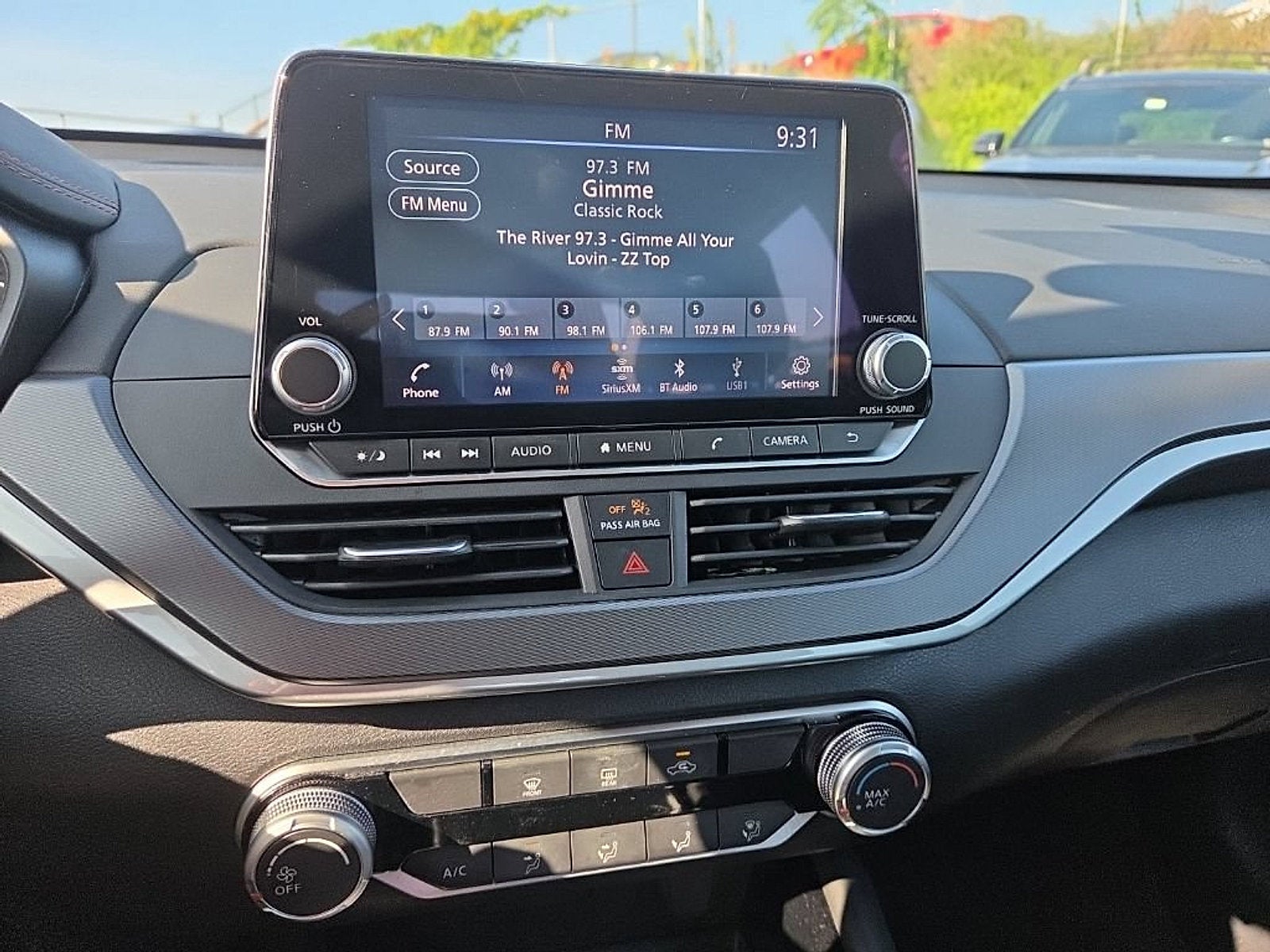 2023 Nissan Altima SR FWD