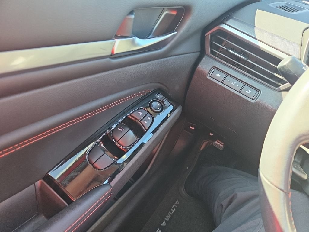 2023 Nissan Altima SR FWD