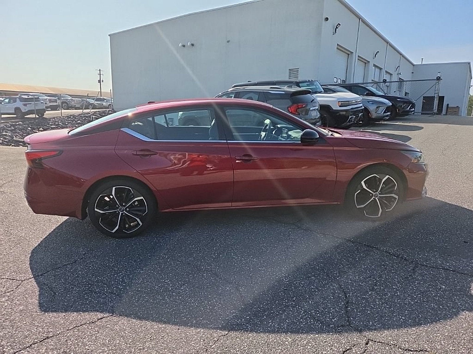2023 Nissan Altima SR FWD