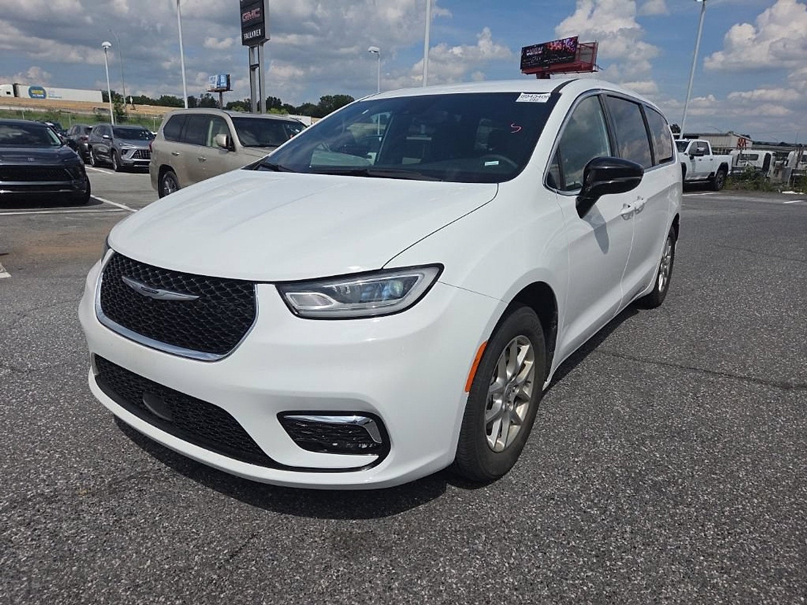 2025 Chrysler Pacifica Select