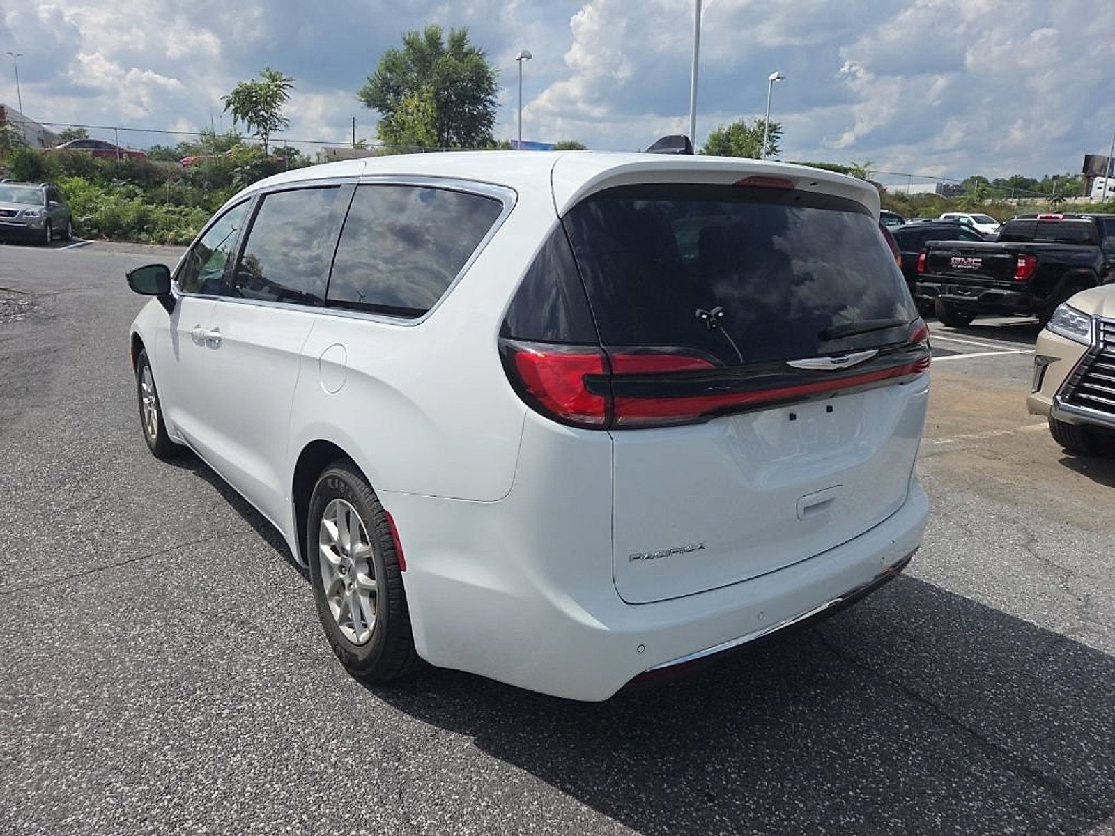 2025 Chrysler Pacifica Select