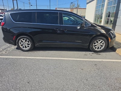 2020 Chrysler Voyager LX