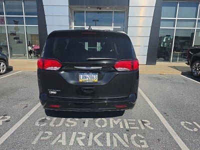 2020 Chrysler Voyager LX