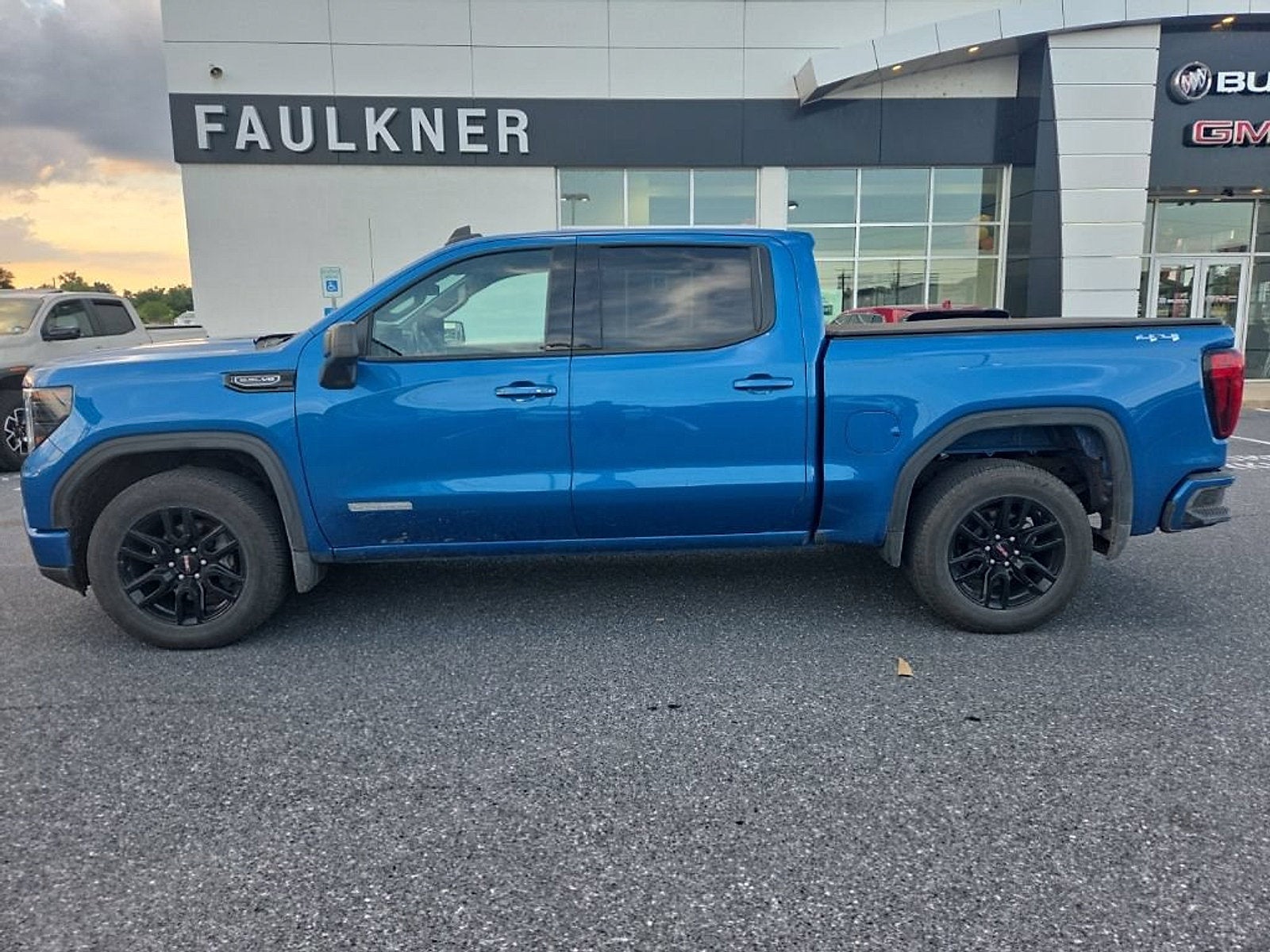 2023 GMC Sierra 1500 Elevation