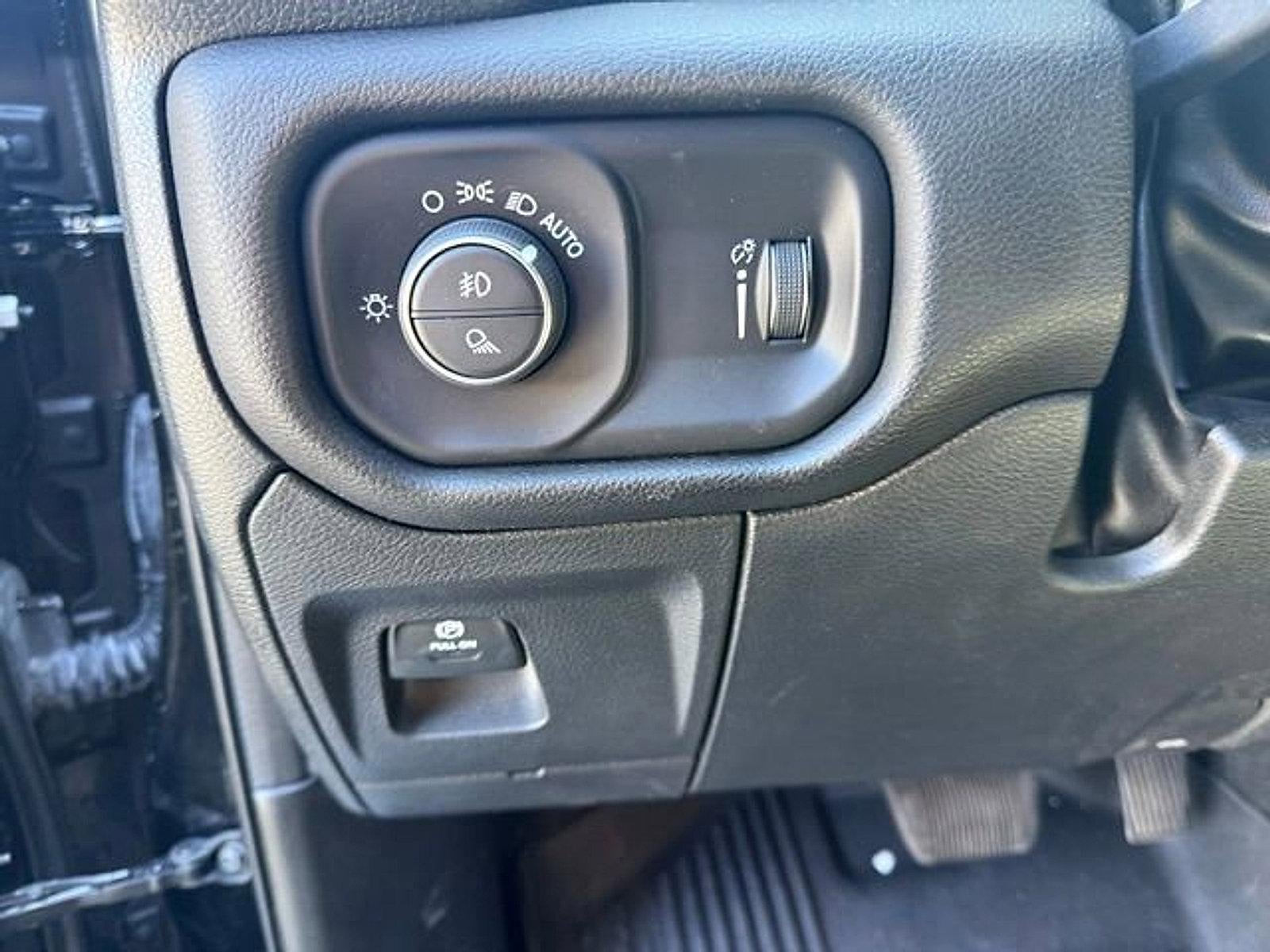 2023 RAM 1500 Big Horn 4x4 Crew Cab 5'7" Box