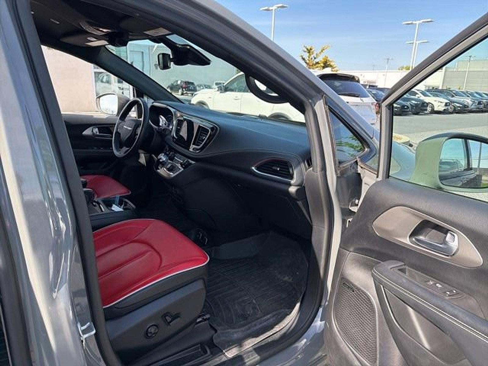 2020 Chrysler Pacifica Hybrid Red S FWD