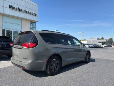 2020 Chrysler Pacifica Hybrid Red S FWD