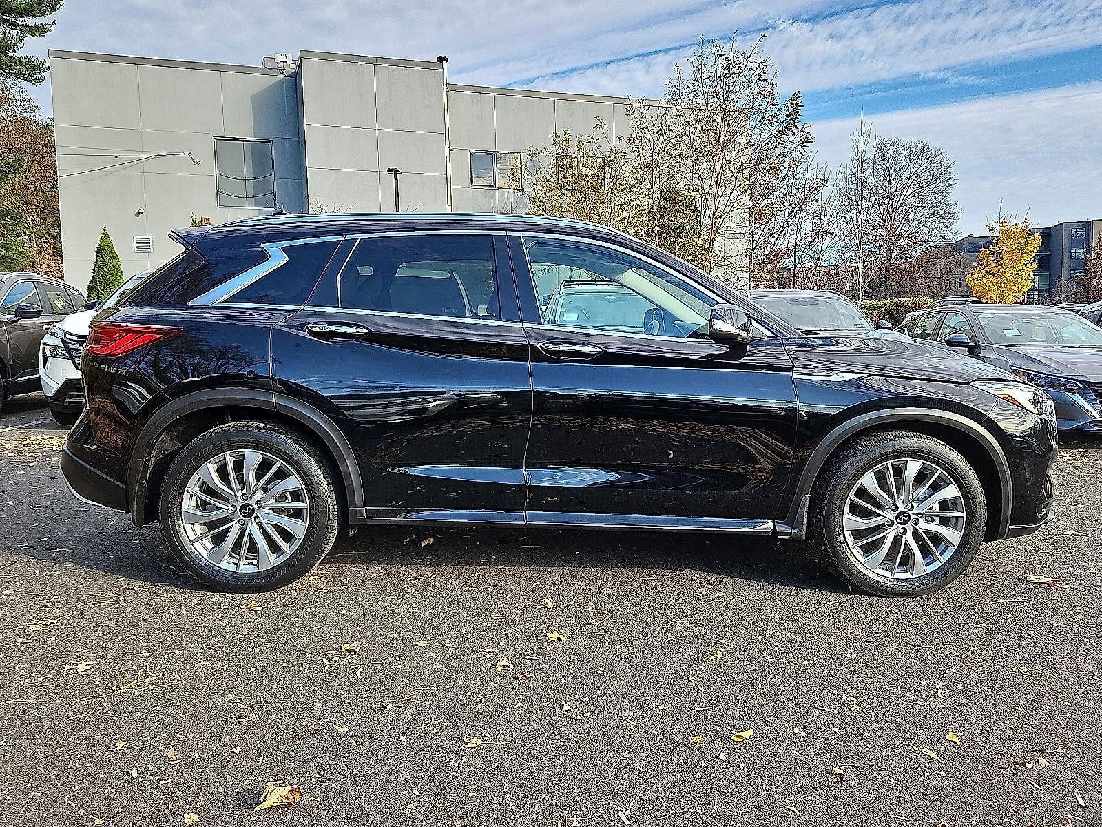 2023 INFINITI QX50 LUXE AWD