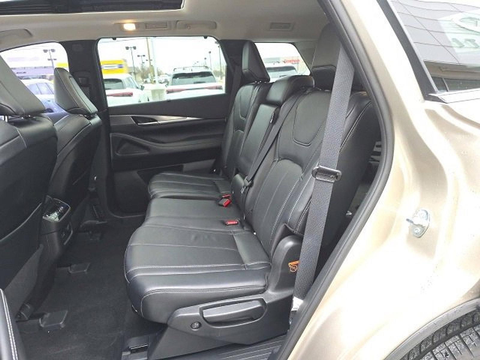 2023 INFINITI QX60 LUXE AWD