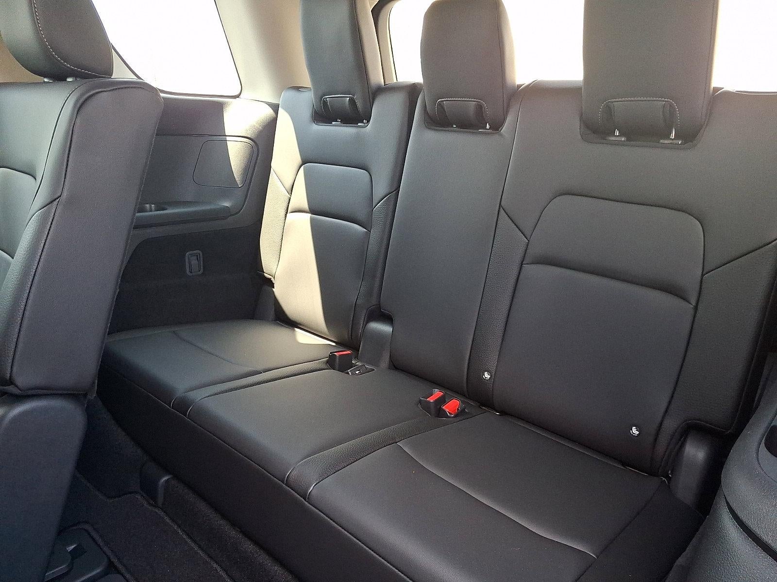 2025 Nissan Pathfinder SL 4WD