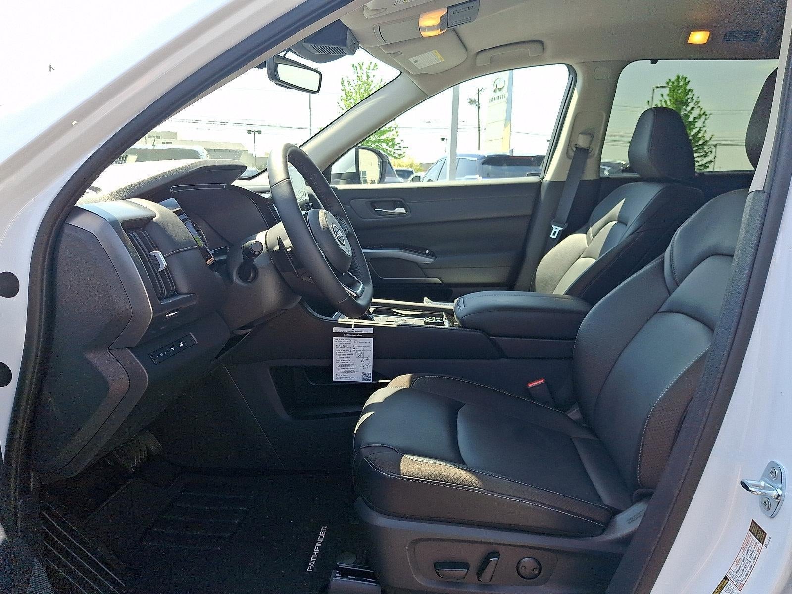 2025 Nissan Pathfinder SL 4WD