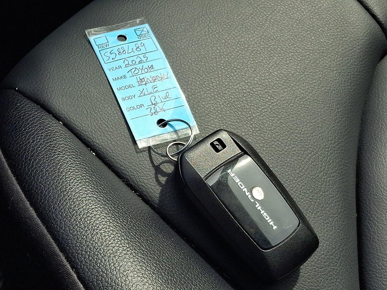 2025 Toyota Highlander XLE AWD (Natl)
