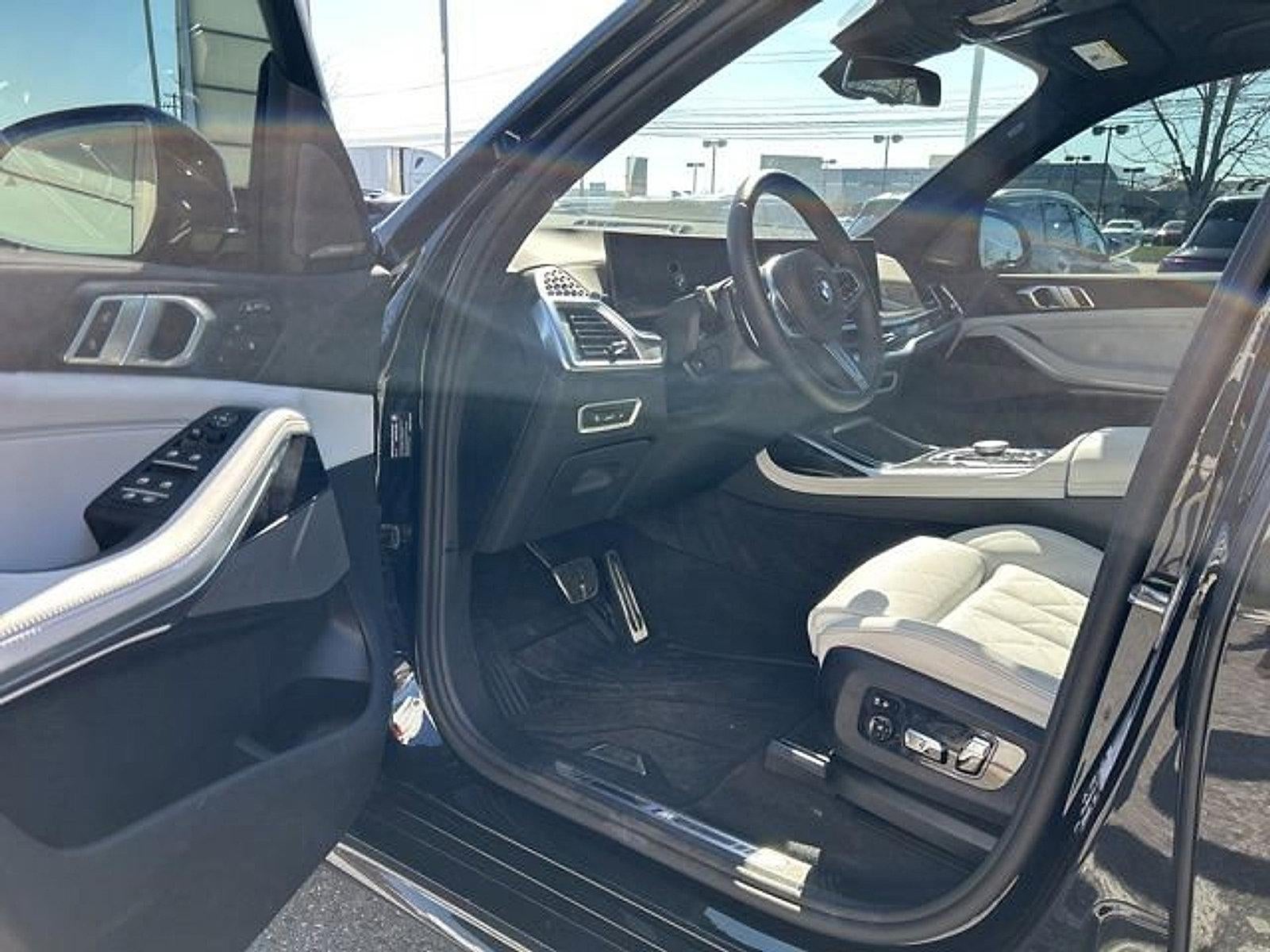 2026 BMW X7 xDrive40i Sports Activity Vehicle