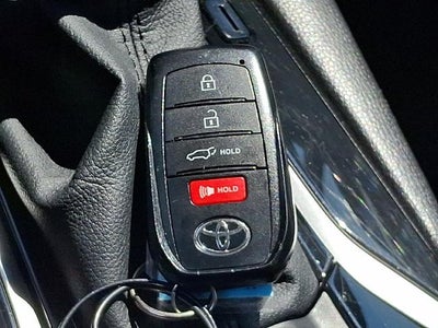 2025 Toyota Corolla Cross XLE 4WD (Natl)