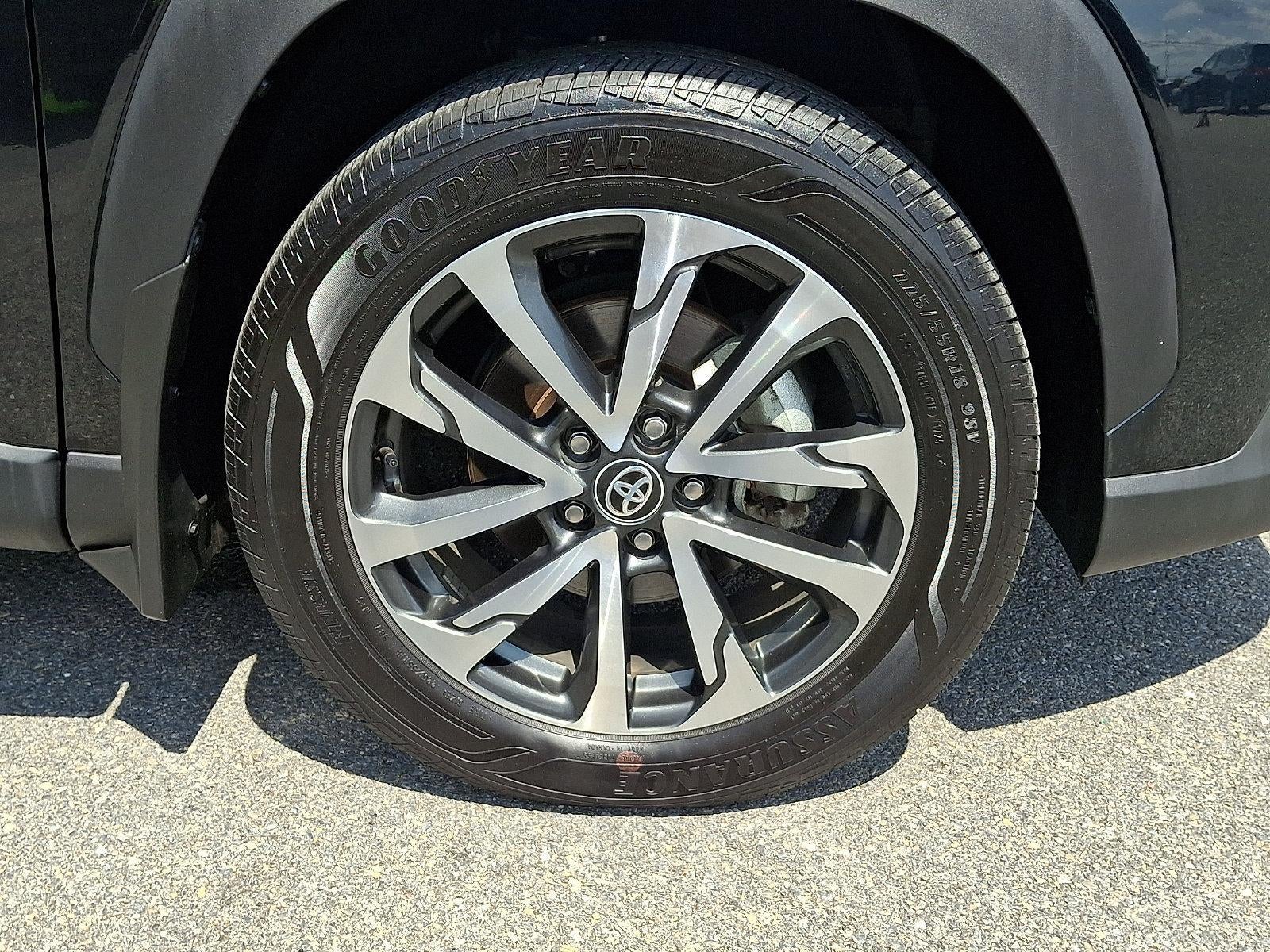 2025 Toyota Corolla Cross XLE 4WD (Natl)