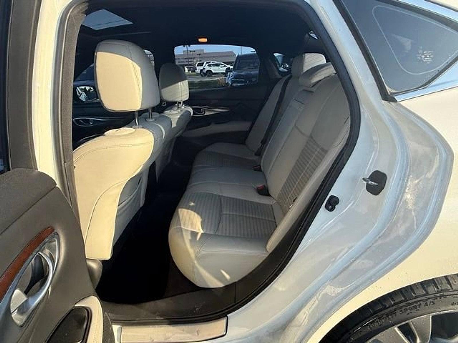 2019 INFINITI Q70 3.7 LUXE AWD