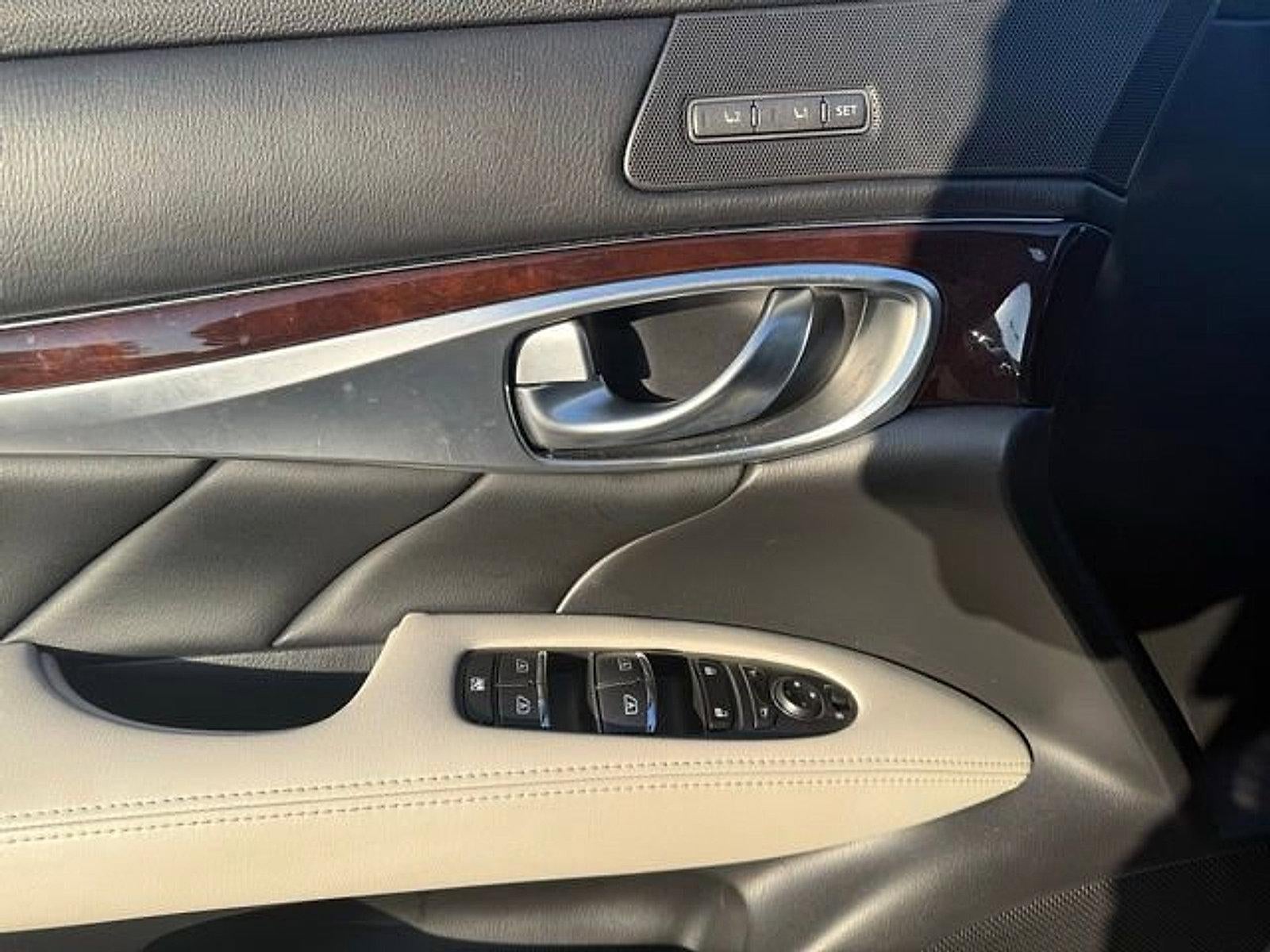 2019 INFINITI Q70 3.7 LUXE AWD