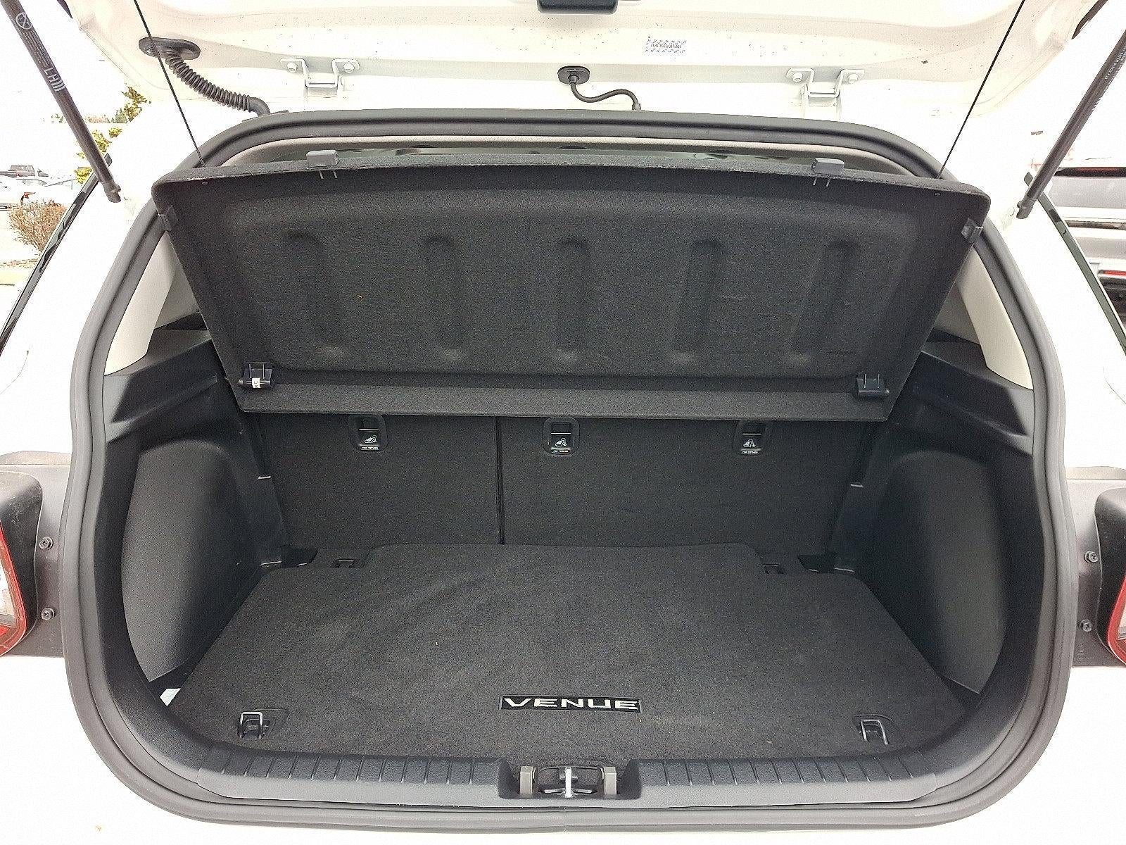 2022 Hyundai VENUE SEL IVT