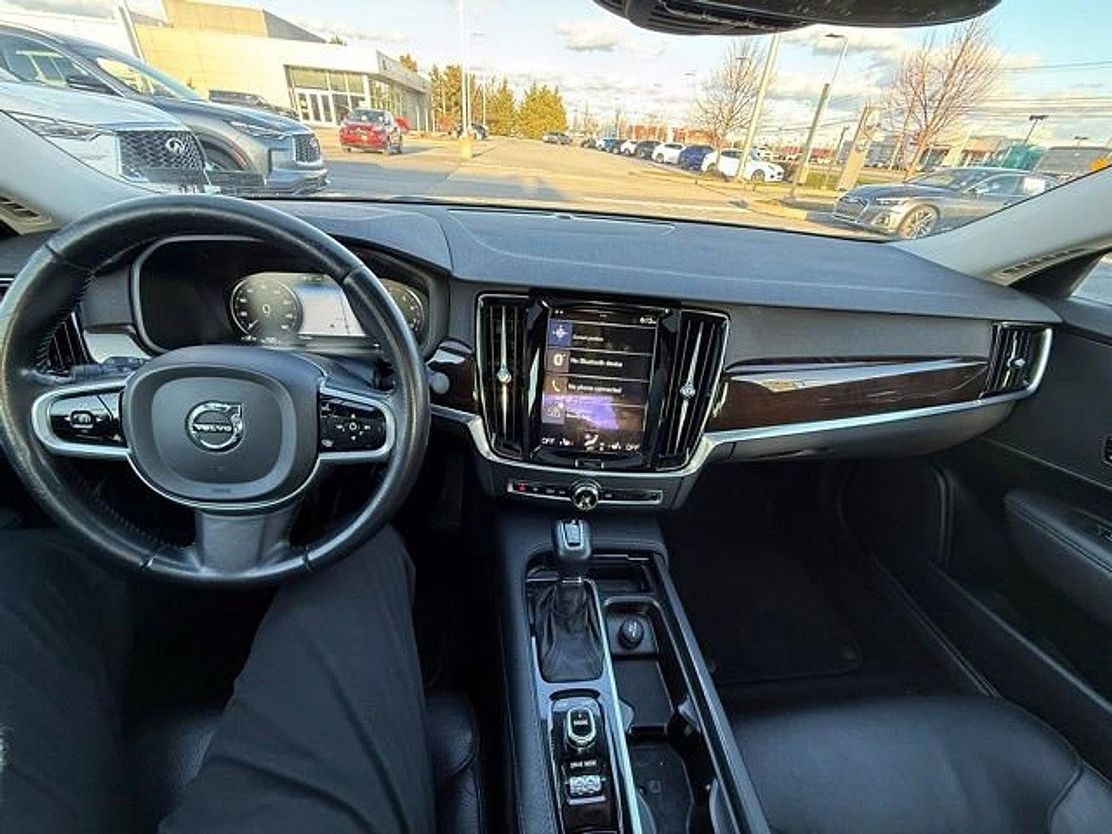 2017 Volvo S90 T6 AWD Momentum