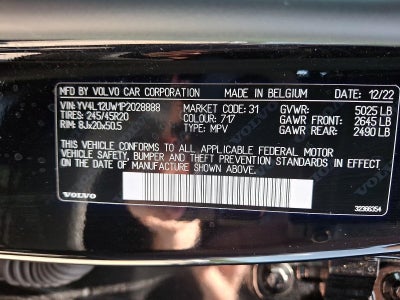 2023 Volvo XC40 B5 AWD Plus Dark Theme