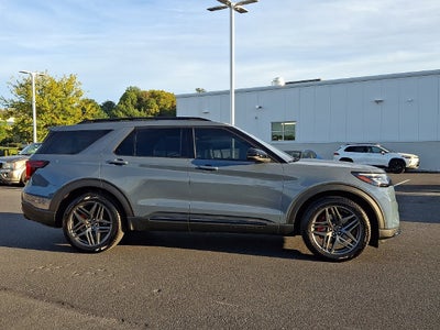 2025 Ford Explorer ST RWD