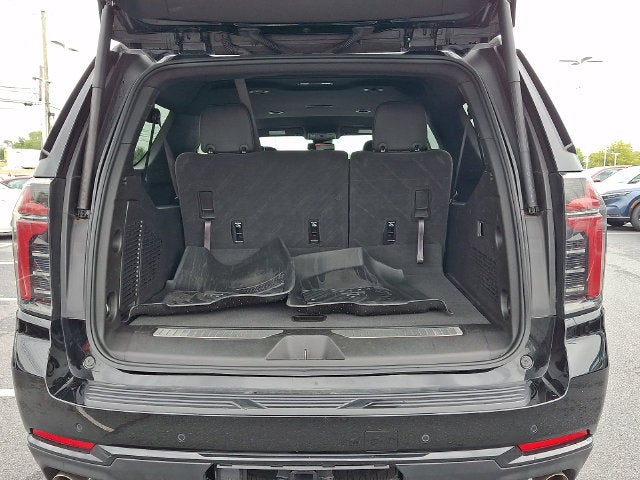 2025 Chevrolet Suburban Z71 **SUPER CLEAN**