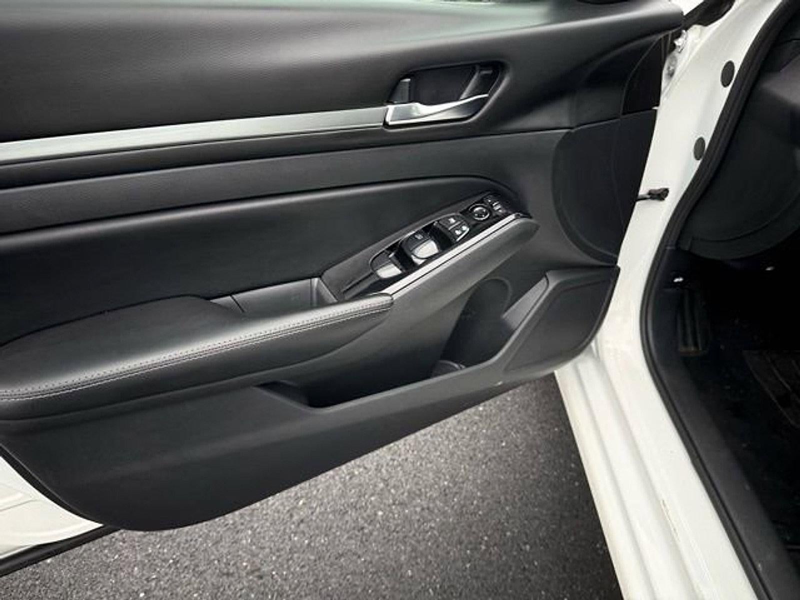 2023 Nissan Altima 2.5 SV AWD Sedan