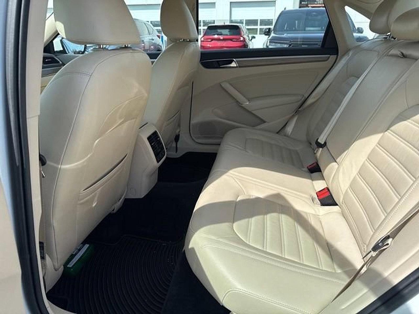 2017 Volkswagen Passat 1.8T SEL Premium Auto