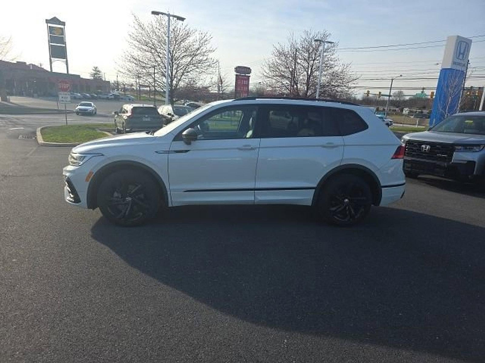 2023 Volkswagen Tiguan 2.0T SE R-Line Black 4MOTION