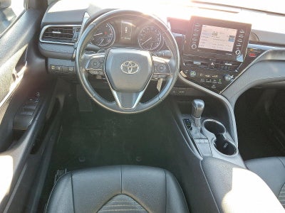 2022 Toyota Camry SE Auto (SE)