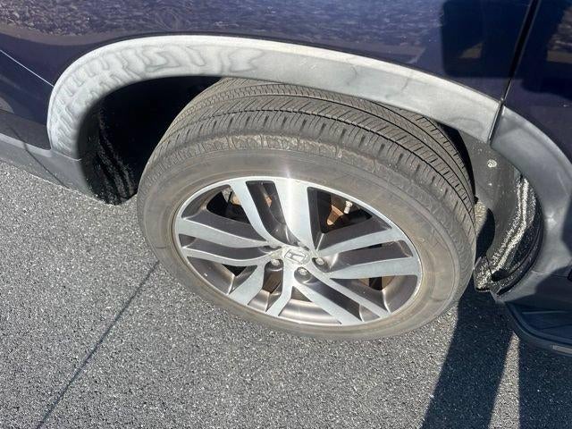 2016 Honda Pilot AWD Touring with DVD Rear Entertainment System and Navigation