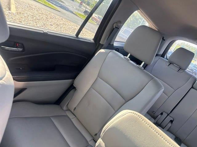 2016 Honda Pilot AWD Touring with DVD Rear Entertainment System and Navigation
