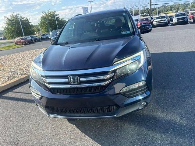 2016 Honda Pilot AWD Touring with DVD Rear Entertainment System and Navigation