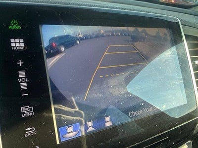 2016 Honda Pilot AWD Touring with DVD Rear Entertainment System and Navigation